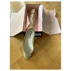 Ballerines Repetto Cendrillon Neuves En Cuir Vernis Beige 36,5. 7 Ballerines Repetto Cendrillon Neuves En Cuir Vernis Beige 36,5. -Repetto Soldes Boutique 657507 3